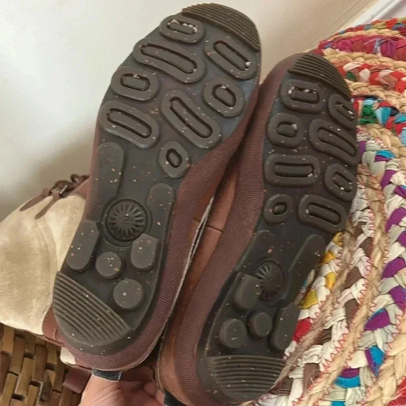 UGG brown leather cream sheepskin high  lace boots - Picture 8 of 8